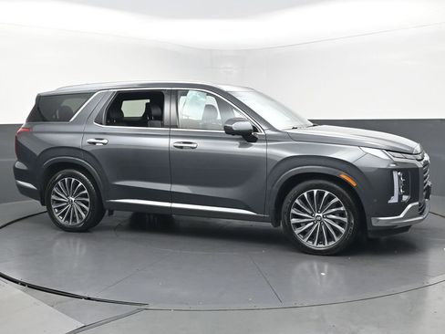 Used 2023 Hyundai Palisade Calligraphy image 6