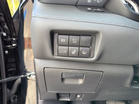 Used 2022 Toyota Highlander Limited image 14