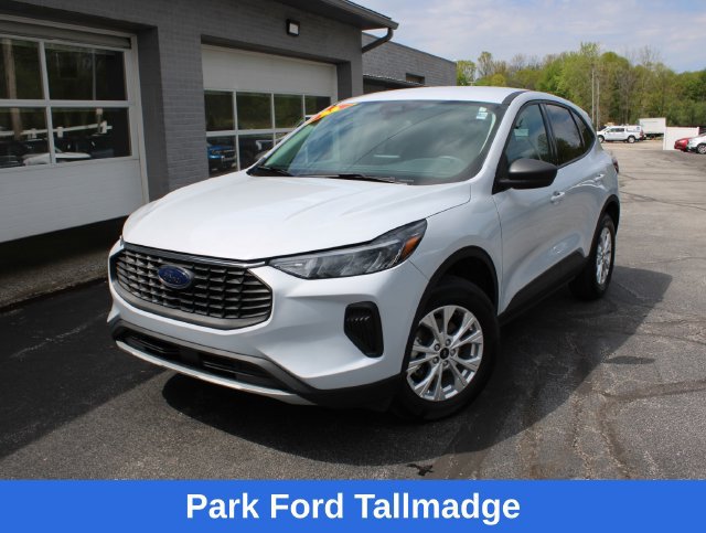 Used 2025 Ford Escape Active AWD/4WD image 9