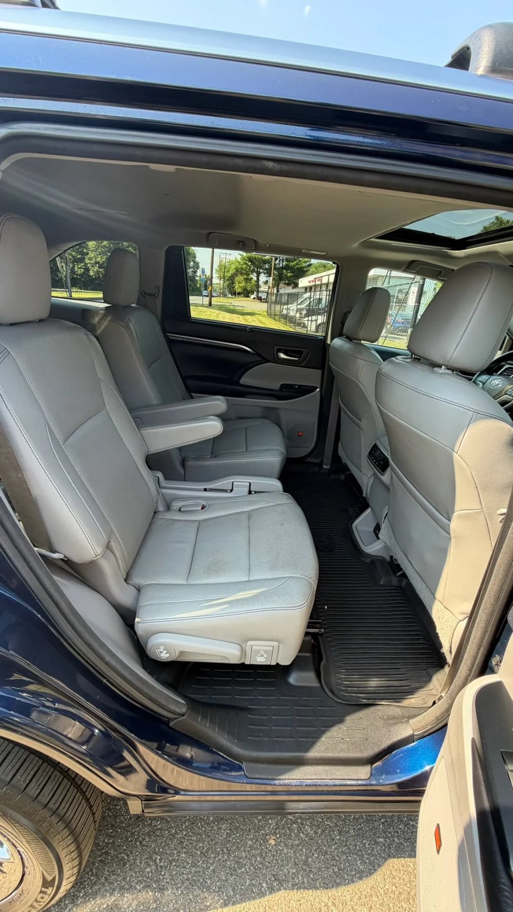 Used 2016 Toyota Highlander Limited AWD/4WD image 16