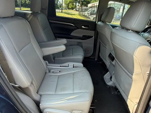 Used 2016 Toyota Highlander Limited AWD/4WD image 16