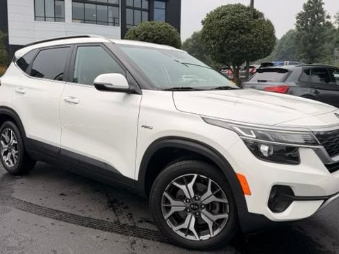 Used 2021 Kia Seltos EX AWD/4WD image 2