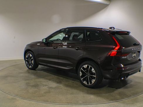Used 2026 Volvo XC60 B5 Plus w/ Climate Package AWD/4WD image 3