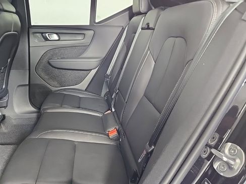 Certified 2024 Volvo XC40 B5 Core image 12