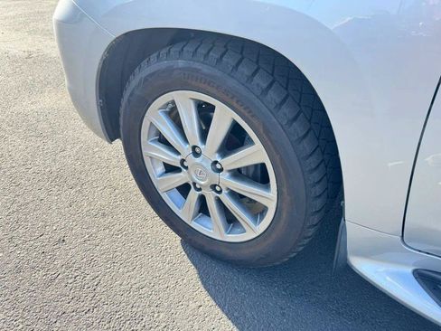 Used 2011 Lexus LX 570 4WD w/ Luxury Pkg image 9