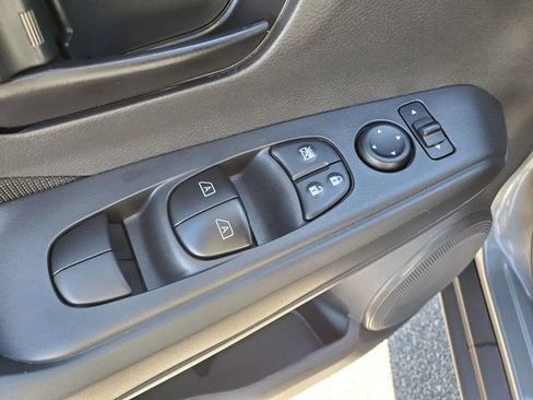 Certified 2025 Nissan Kicks Play S image 16