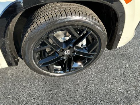 New 2026 Volkswagen Tiguan SE R-Line image 24