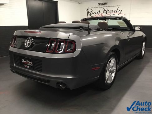 Used 2014 Ford Mustang Convertible image 10