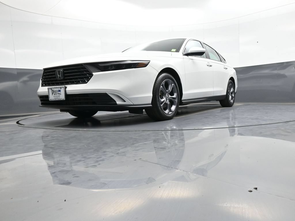 Certified 2023 Honda Accord EX image 25