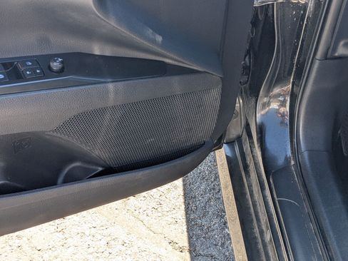 Used 2019 Toyota Camry LE FWD image 16
