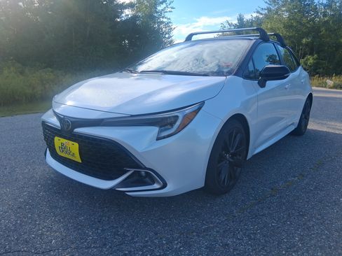 Used 2024 Toyota Corolla XSE FWD image 1
