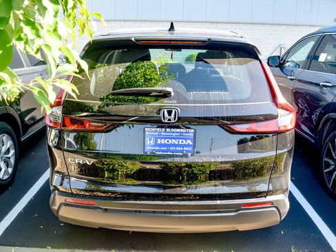 Used 2023 Honda CR-V LX image 6