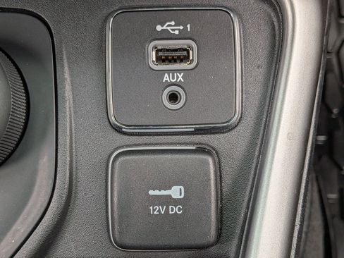 Certified 2021 Jeep Compass Latitude image 28