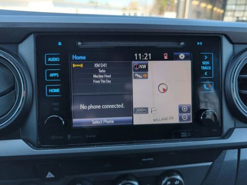 Used 2019 Toyota Tacoma TRD Sport w/ Technology Package AWD/4WD image 23