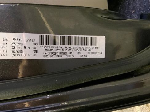 Used 2018 Dodge Grand Caravan SE w/ UConnect Hands-Free Group image 31