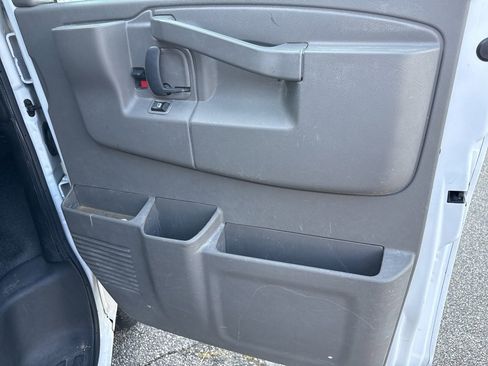 Used 2018 GMC Savana 2500 w/ Communications Package image 25