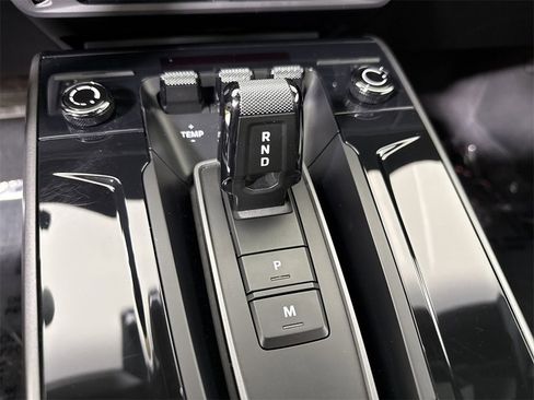 Certified 2025 Porsche 911 Carrera image 31