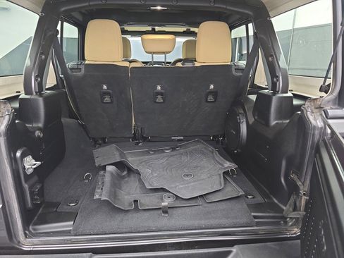 Used 2018 Jeep Wrangler Unlimited Sport S AWD/4WD image 34