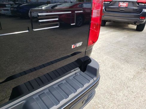 Used 2022 Chevrolet Colorado LT w/ Luxury Package image 16