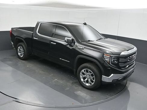 Used 2024 GMC Sierra 1500 SLT AWD/4WD image 40