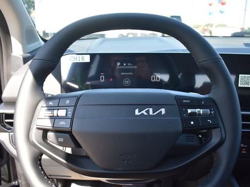 New 2026 Kia Sportage LX image 29