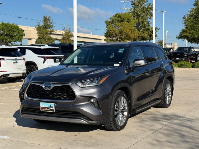 Used 2023 Toyota Highlander Platinum FWD image 8