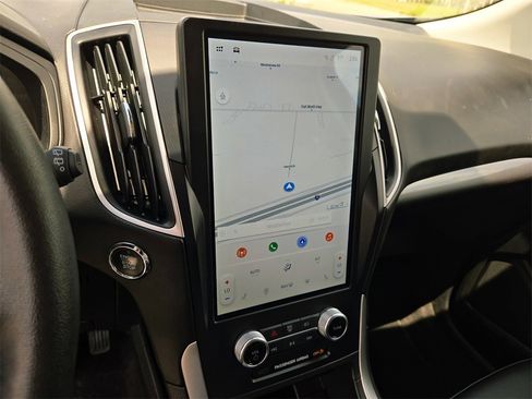 Used 2024 Ford Edge SEL image 17