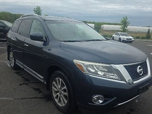 Used 2014 Nissan Pathfinder SL w/ SL Premium Package AWD/4WD image 3