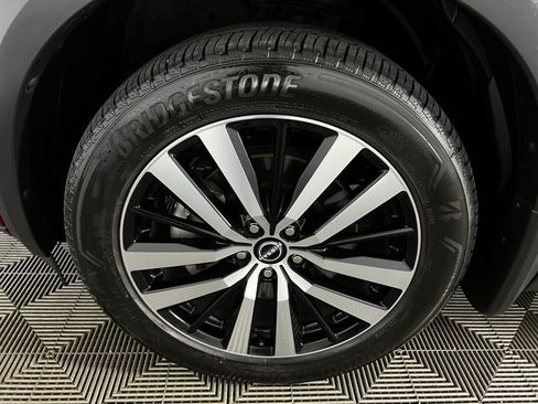 Used 2023 Nissan Pathfinder Platinum w/ Lighting Package (N92) image 12