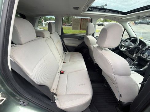 Used 2017 Subaru Forester 2.5i Premium w/ All-Weather Package AWD/4WD image 40
