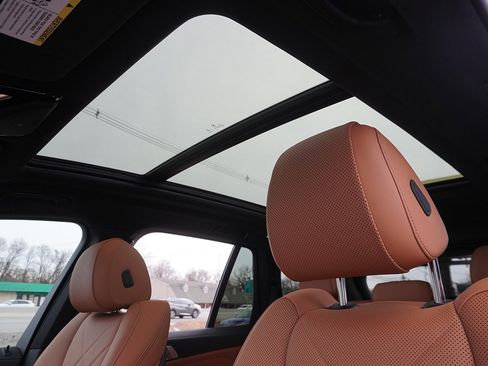 Used 2023 BMW X5 xDrive40i w/ Premium Package image 27