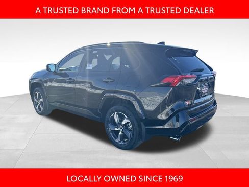 New 2025 Toyota RAV4 SE image 3