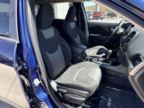 Used 2016 Jeep Cherokee Sport AWD/4WD image 14