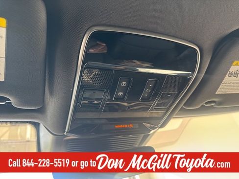 Used 2023 Land Rover Range Rover SE image 17