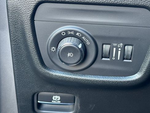 New 2025 Jeep Grand Cherokee L Limited w/ Trailer Tow Package image 32