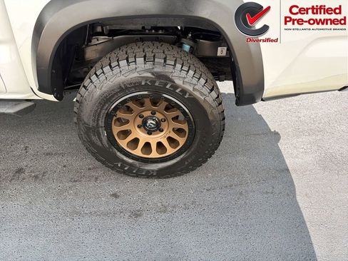 Used 2020 Toyota Tacoma TRD Off-Road AWD/4WD image 19