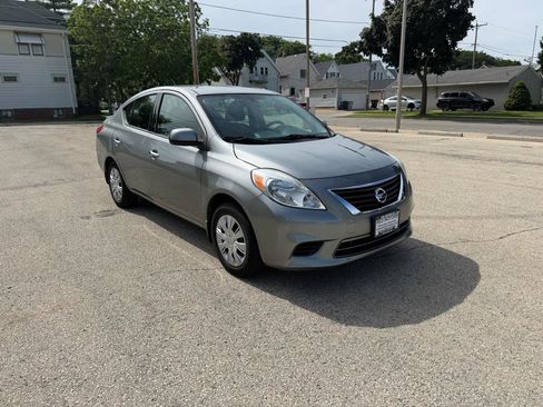 Used 2014 Nissan Versa SV FWD image 1