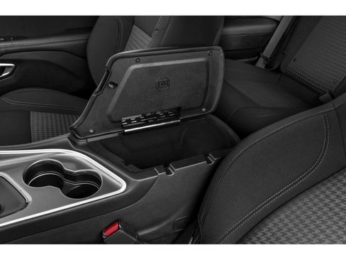 Used 2022 Dodge Challenger SXT w/ Blacktop Package AWD/4WD image 9
