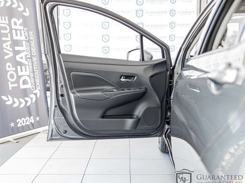 Used 2025 Nissan Versa SV FWD image 28