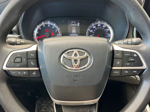 Used 2022 Toyota Highlander L AWD/4WD image 26