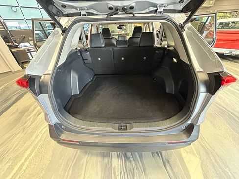 Used 2022 Toyota RAV4 XLE Premium AWD/4WD image 46