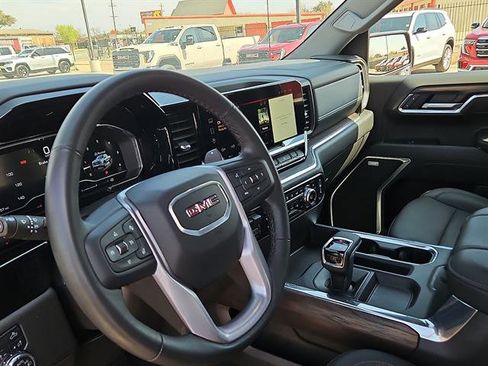 Used 2025 GMC Sierra 1500 SLT image 12