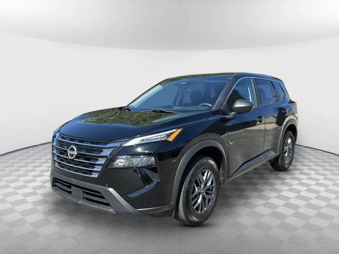 Used 2024 Nissan Rogue S AWD/4WD image 3