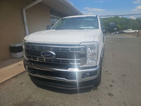 Used 2025 Ford F250 XLT AWD/4WD image 2