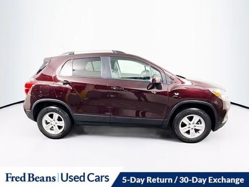 Used 2022 Chevrolet Trax LT w/ Driver Confidence Package image 9