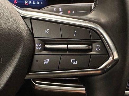 Used 2025 Chevrolet Equinox LT w/ Convenience Package II AWD/4WD image 11