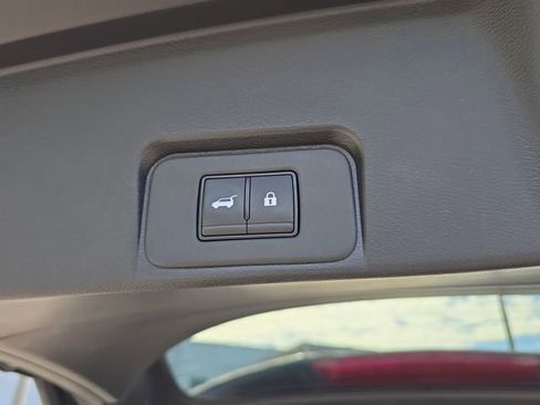 Certified 2025 Nissan Rogue SV FWD image 11