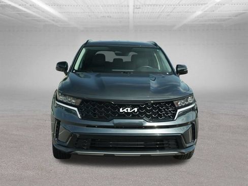 Used 2023 Kia Sorento S FWD image 2