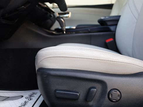 Used 2013 Toyota Avalon XLE FWD image 15