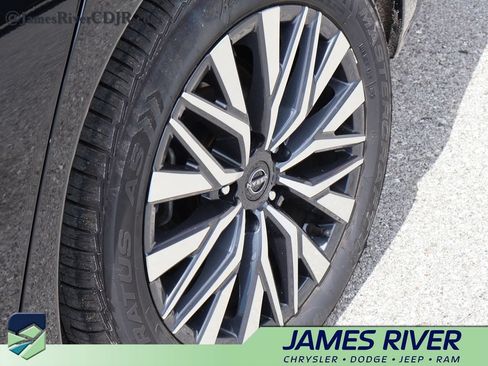 Used 2025 Nissan Altima 2.5 SV FWD image 38